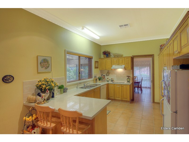 10 William Dowle Place, Grasmere NSW 2570