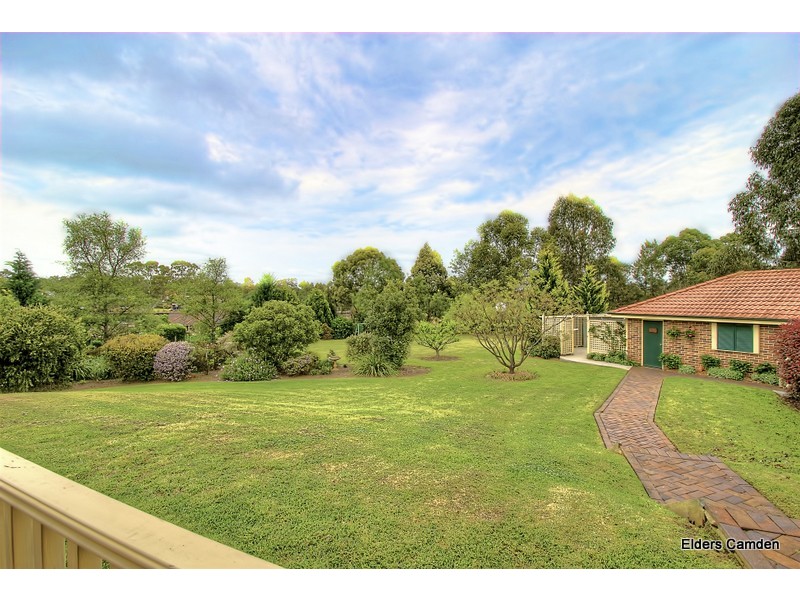 10 William Dowle Place, Grasmere NSW 2570