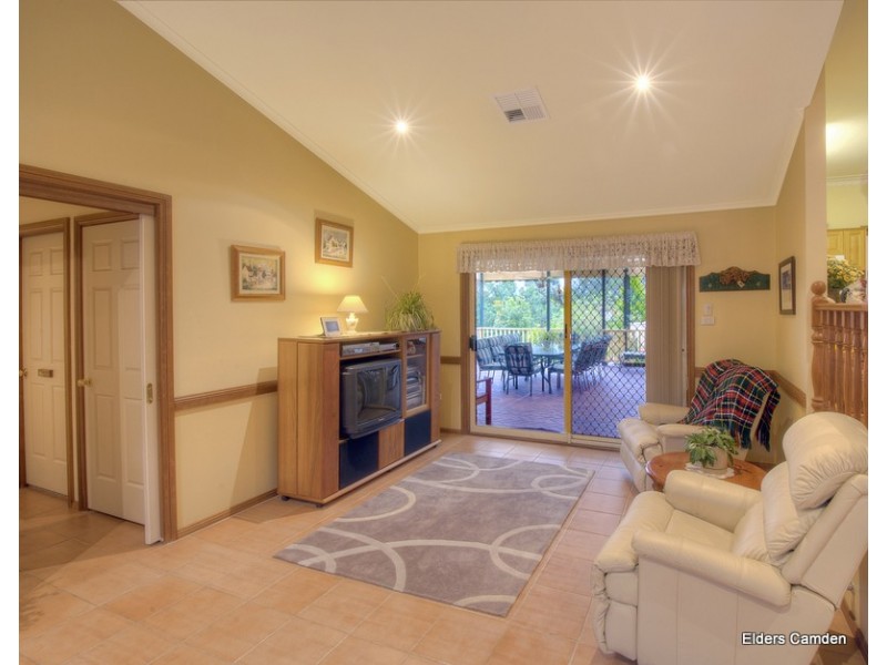 10 William Dowle Place, Grasmere NSW 2570