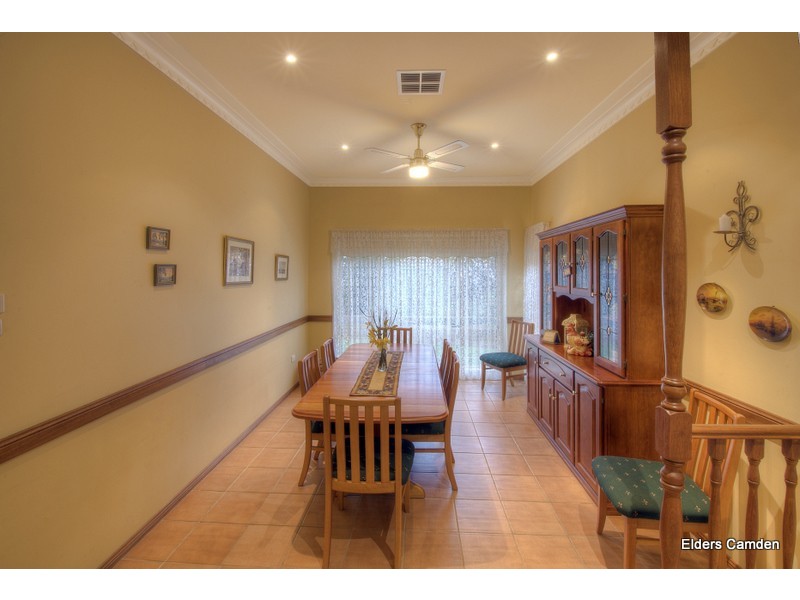 10 William Dowle Place, Grasmere NSW 2570