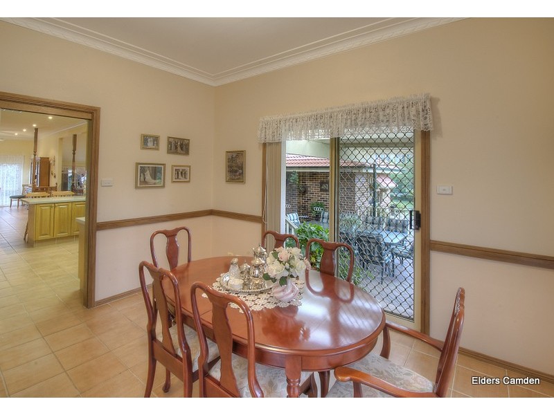 10 William Dowle Place, Grasmere NSW 2570