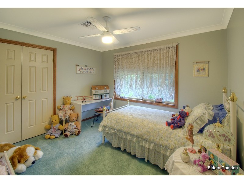 10 William Dowle Place, Grasmere NSW 2570