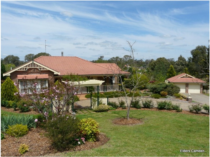 10 William Dowle Place, Grasmere NSW 2570