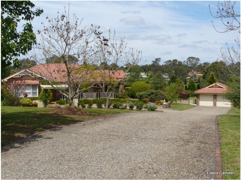 10 William Dowle Place, Grasmere NSW 2570