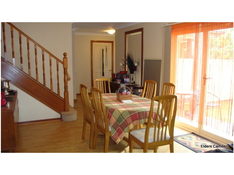 1/60  Harrington Street, Elderslie NSW 2570