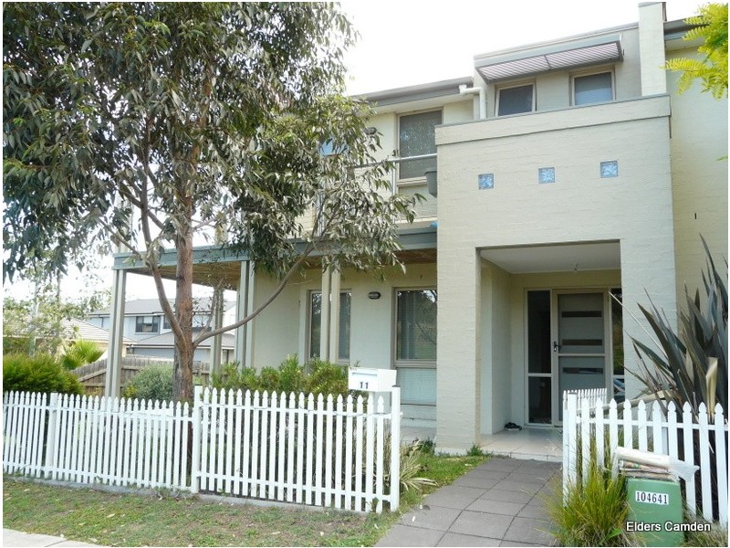 11 Trotter Street, Elderslie NSW 2570