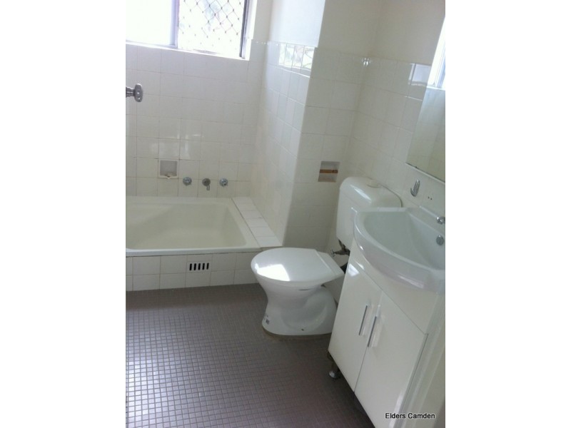 1/36 Old Hume Highway, Camden NSW 2570