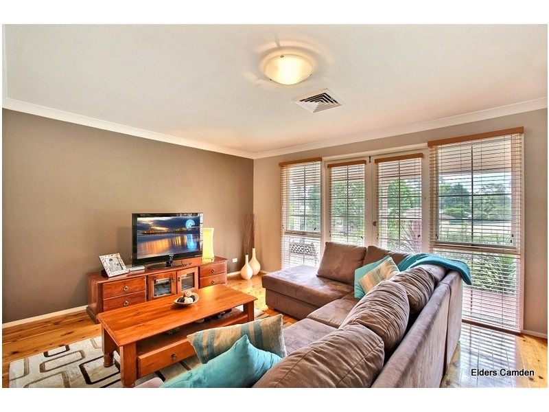 7 Bruchhauser Crescent, Elderslie NSW 2570