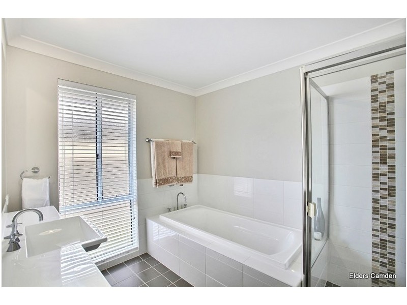 9 Ingham Street, Spring Farm NSW 2570