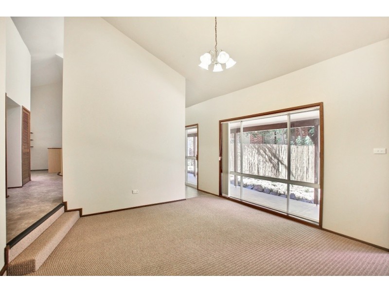 2/11 Woolpack Avenue, Elderslie NSW 2570