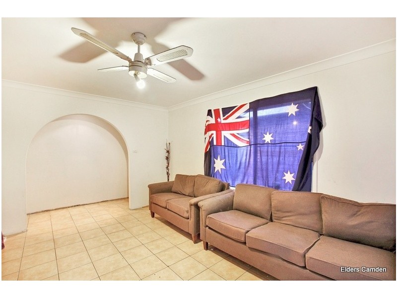 10 Chaseling Place, The Oaks NSW 2570