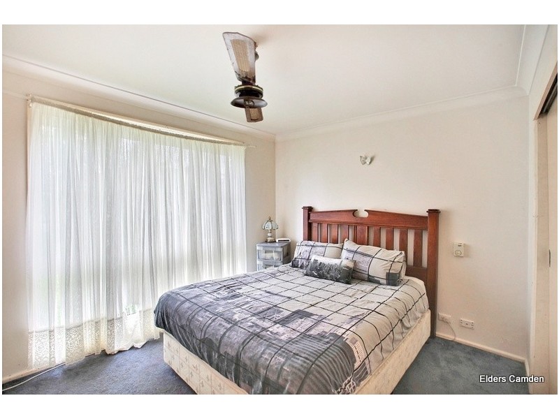 10 Chaseling Place, The Oaks NSW 2570