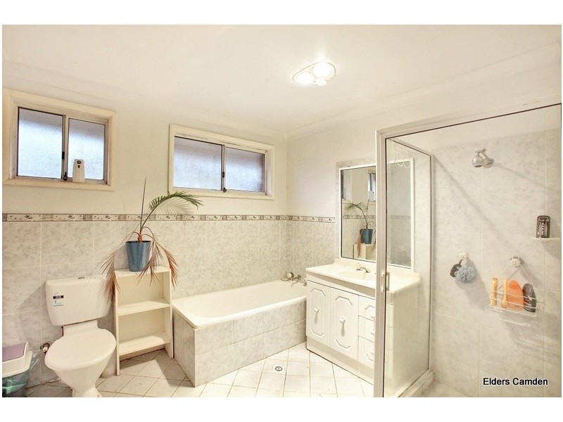 10 Chaseling Place, The Oaks NSW 2570