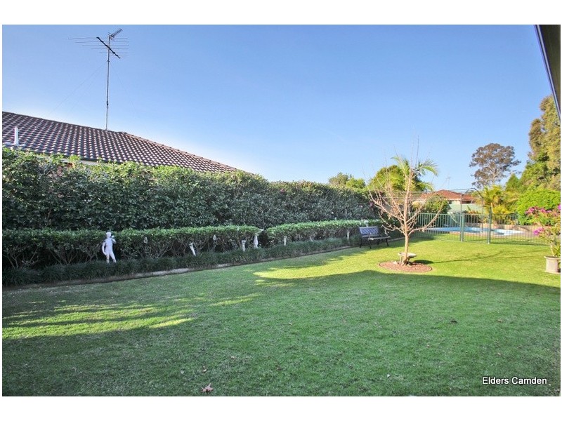 9 Devitt Crescent, The Oaks NSW 2570
