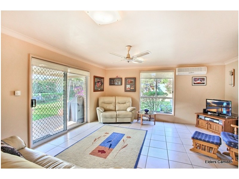 9 Devitt Crescent, The Oaks NSW 2570