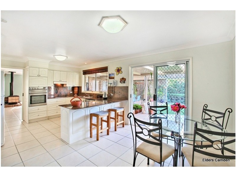 9 Devitt Crescent, The Oaks NSW 2570
