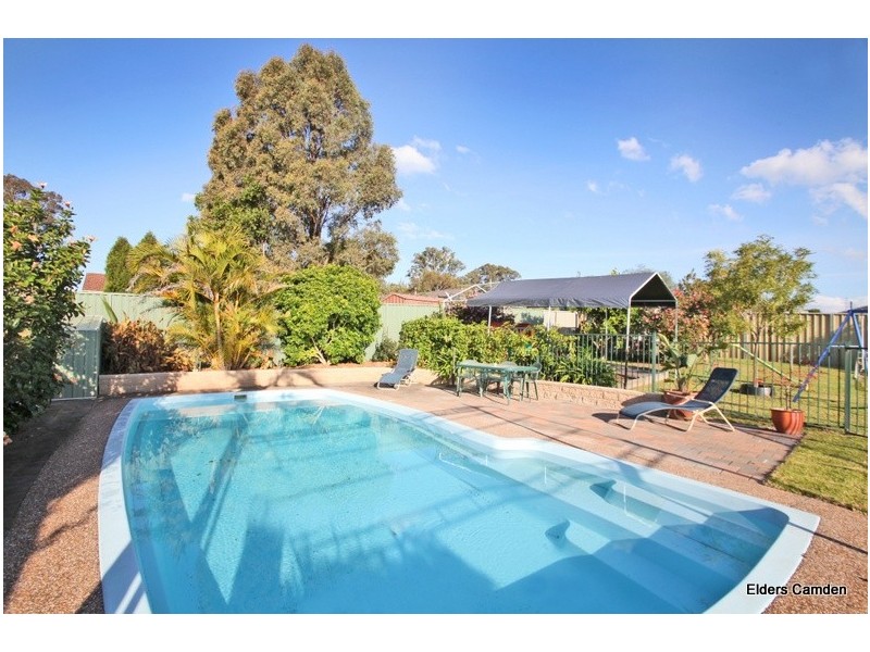 9 Devitt Crescent, The Oaks NSW 2570