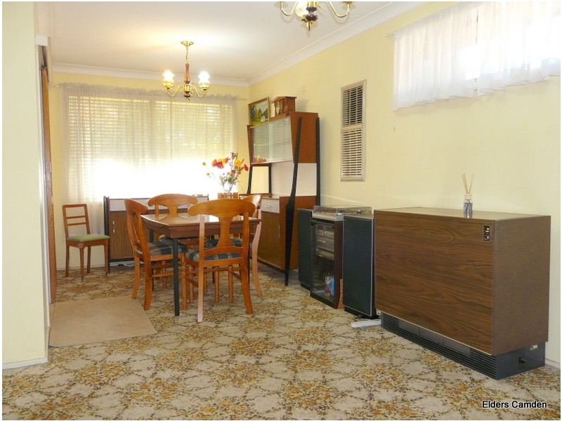 6 Banks Place, Camden South NSW 2570