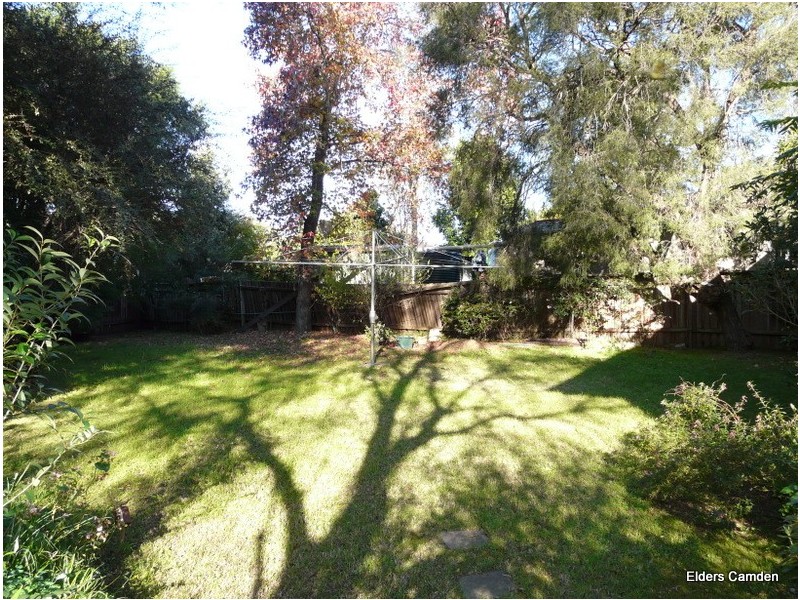 6 Banks Place, Camden South NSW 2570