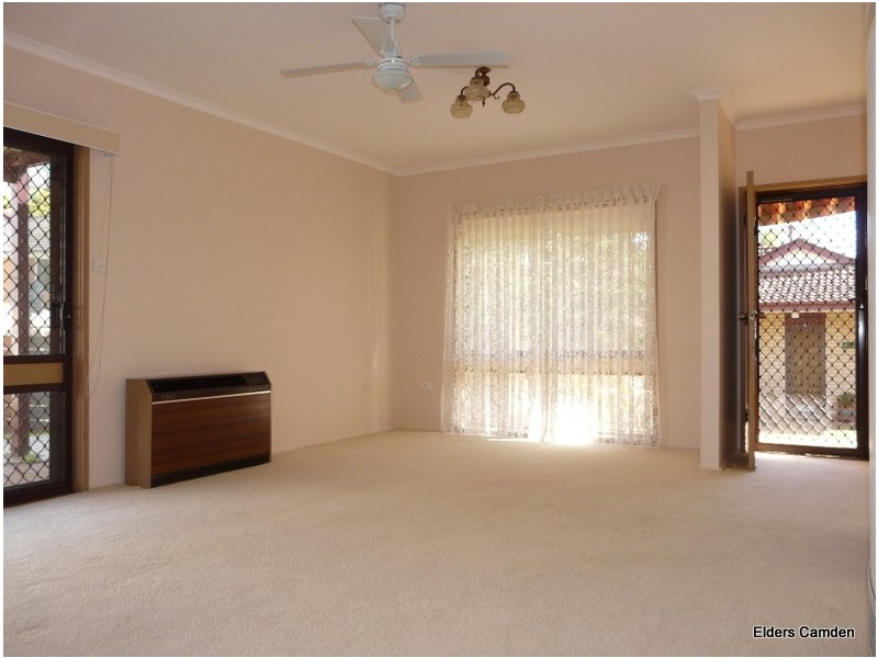 8/31 Crookston Drive, Camden NSW 2570