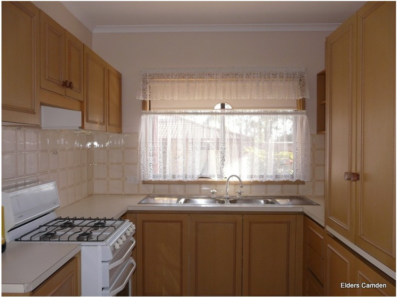 8/31 Crookston Drive, Camden NSW 2570