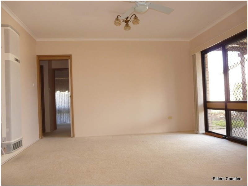 8/31 Crookston Drive, Camden NSW 2570