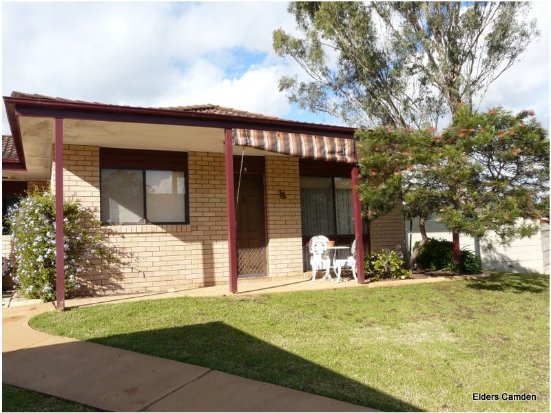 8/31 Crookston Drive, Camden NSW 2570