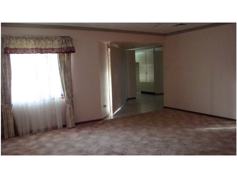 74 Southdown Road, Elderslie NSW 2570