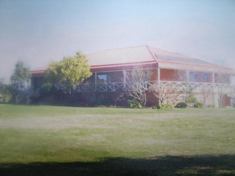 729 Montpellier Drive, The Oaks NSW 2570