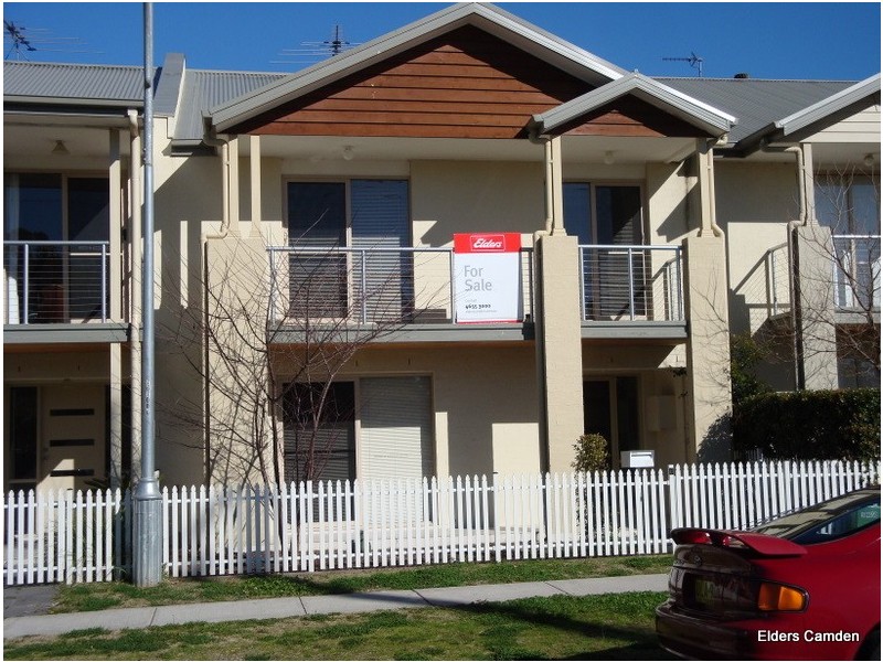 8 Trotter Street, Elderslie NSW 2570