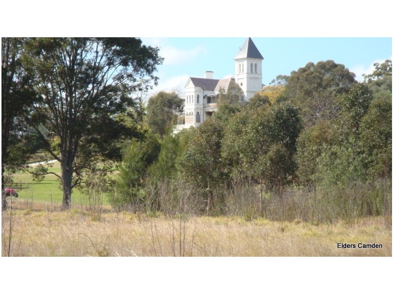 8 Trotter Street, Elderslie NSW 2570