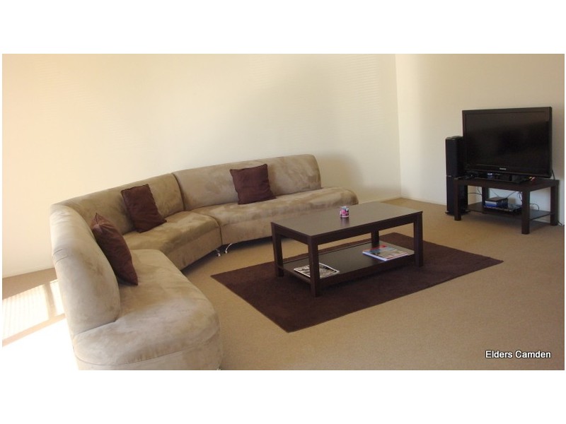 8 Trotter Street, Elderslie NSW 2570