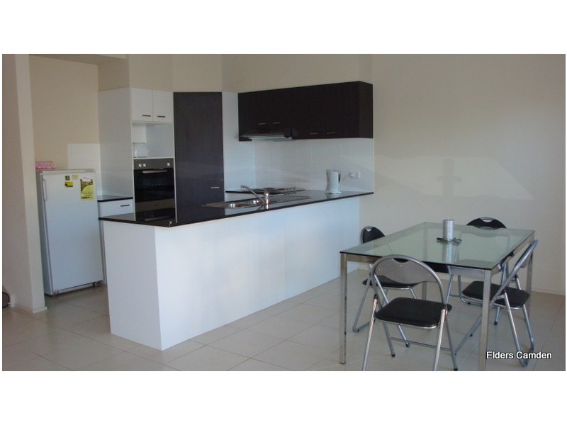 8 Trotter Street, Elderslie NSW 2570
