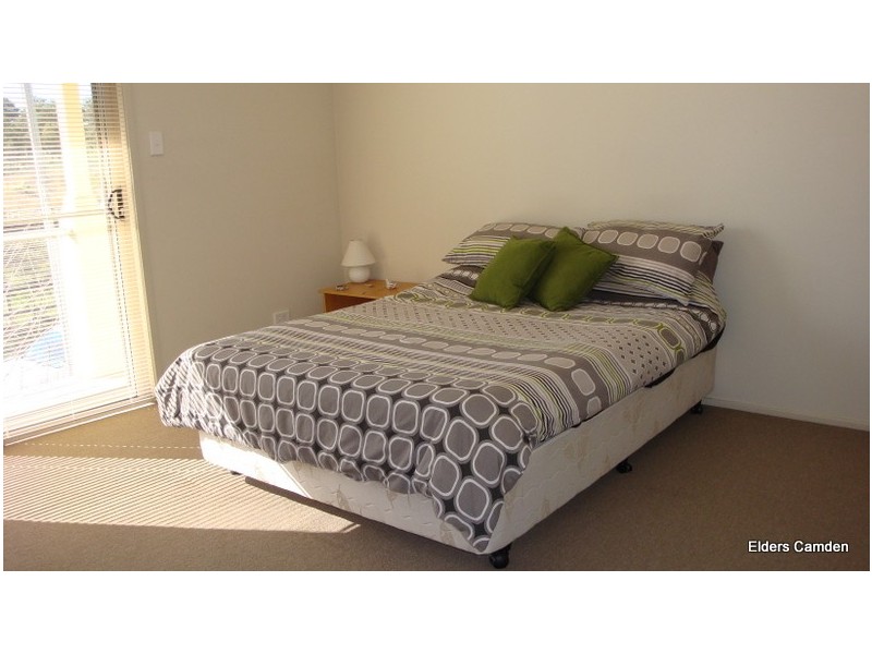 8 Trotter Street, Elderslie NSW 2570