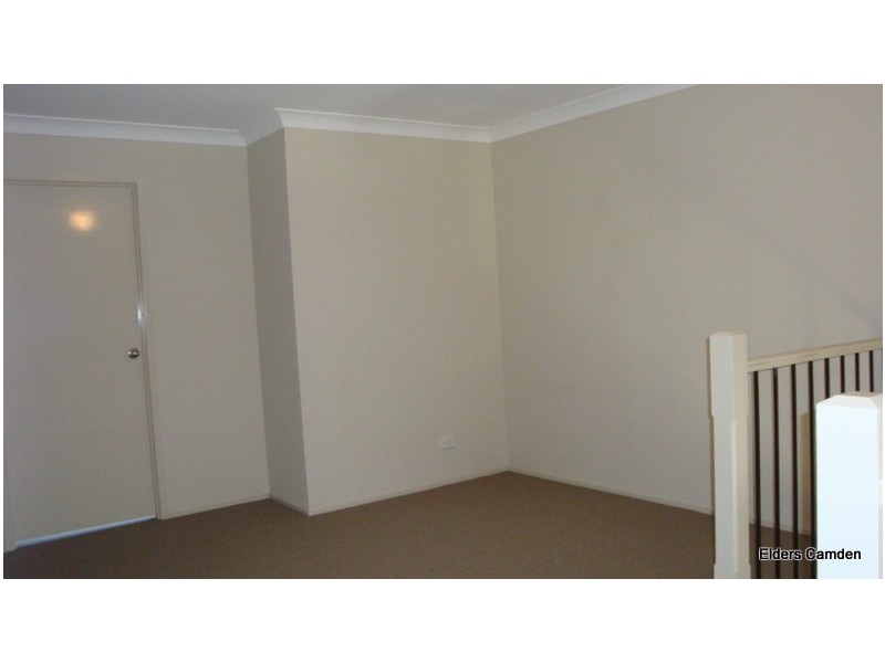 8 Trotter Street, Elderslie NSW 2570
