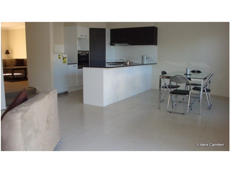 8 Trotter Street, Elderslie NSW 2570