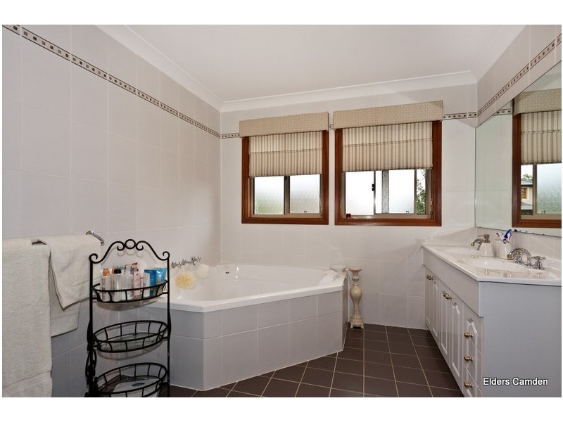 19 Macarthur Circuit, Camden Park NSW 2570
