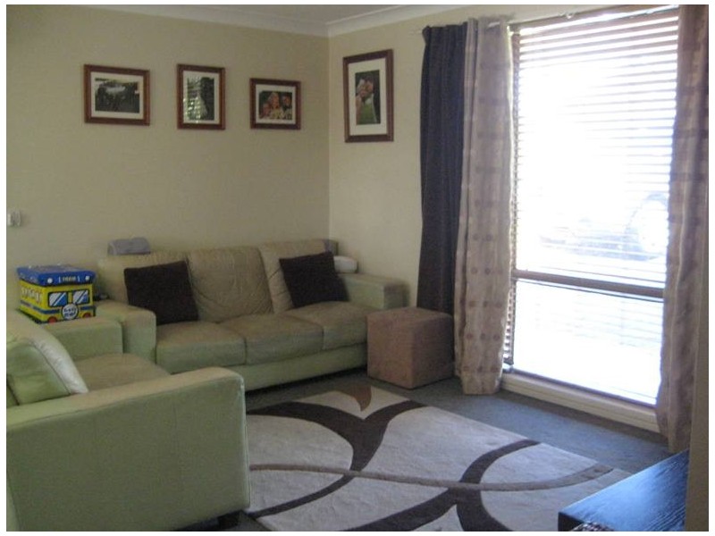 42 Woodland Crescent, Narellan NSW 2567