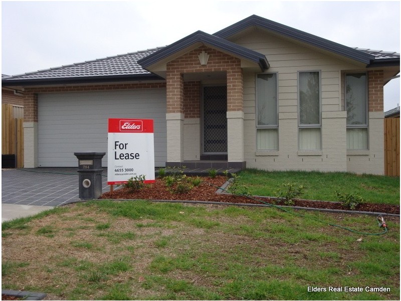 284 South Circuit, Oran Park NSW 2570