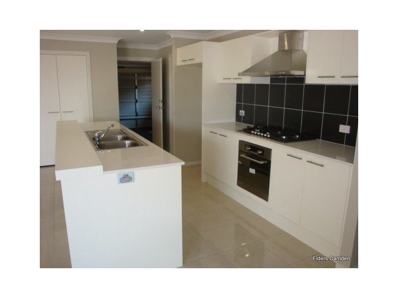 284 South Circuit, Oran Park NSW 2570