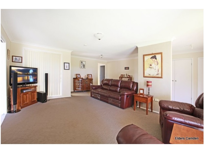 18 Merlin Street, The Oaks NSW 2570