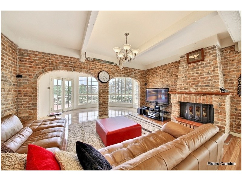 225 Old Razorback Road, Razorback NSW 2571