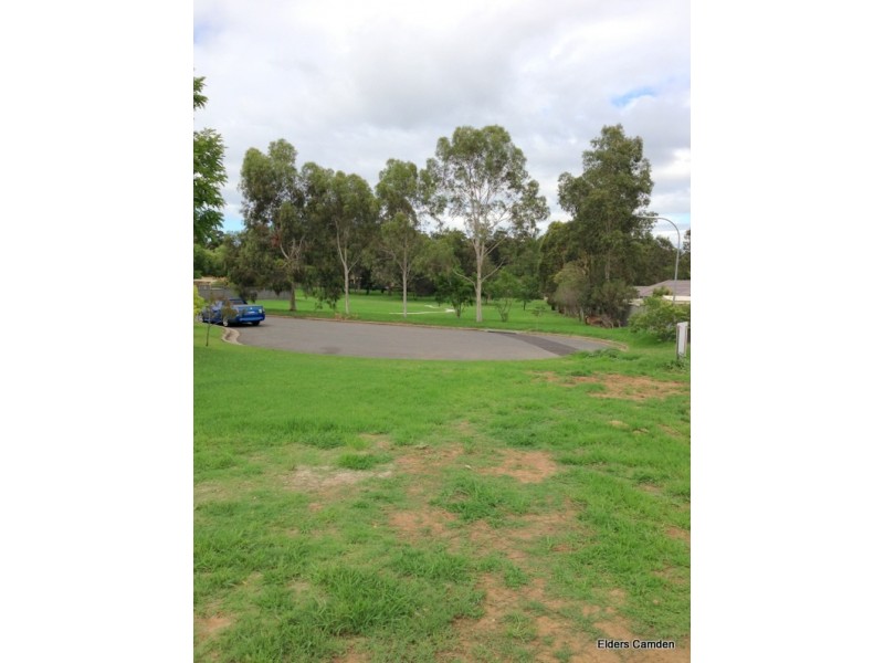 18 Suffolk Place, Elderslie NSW 2570