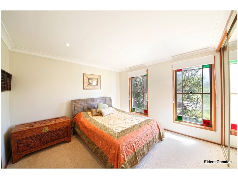 14 Suffolk Place, Elderslie NSW 2570