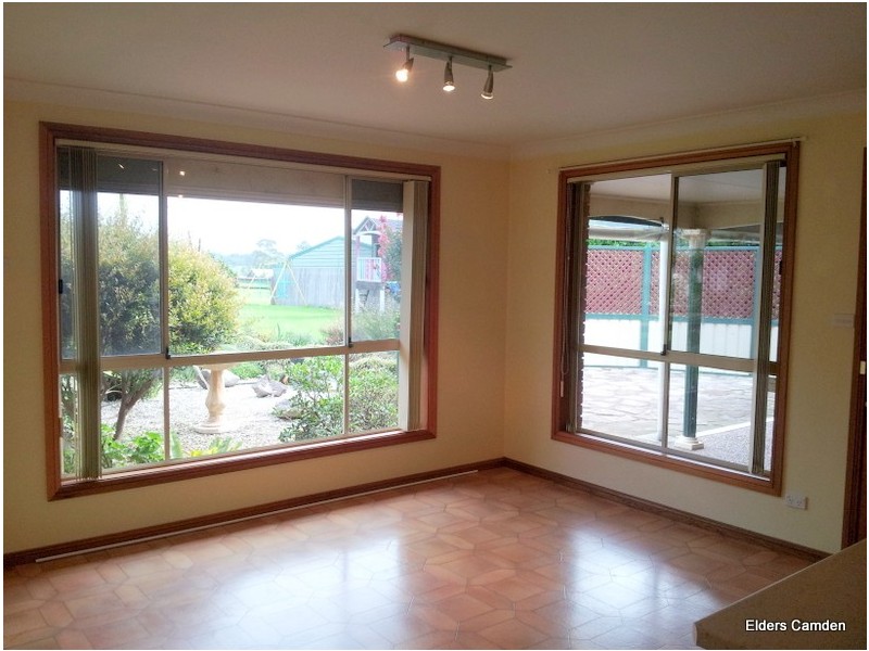 31 Devitt Crescent, The Oaks NSW 2570