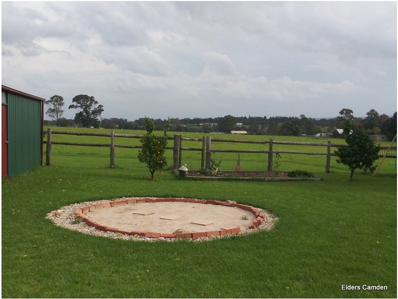 31 Devitt Crescent, The Oaks NSW 2570