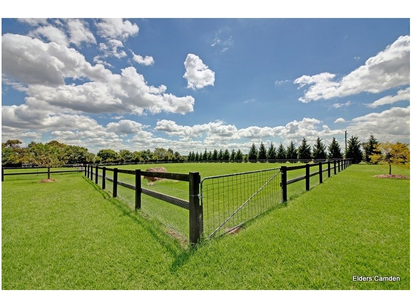 20 Mount View Close, Razorback NSW 2571