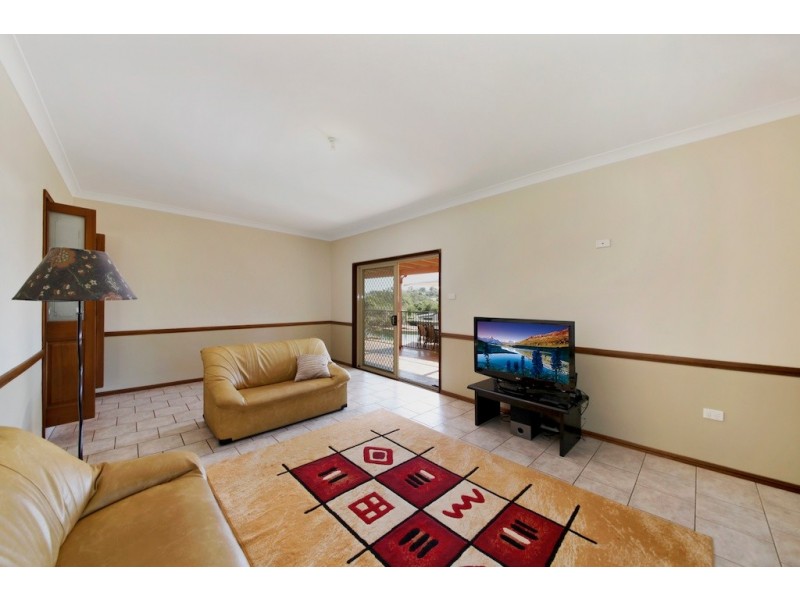 1 William Dowle Place, Grasmere NSW 2570