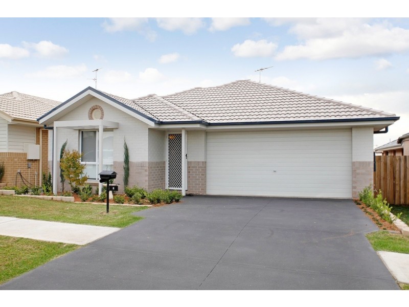18 Greenfield Crescent, Elderslie NSW 2570