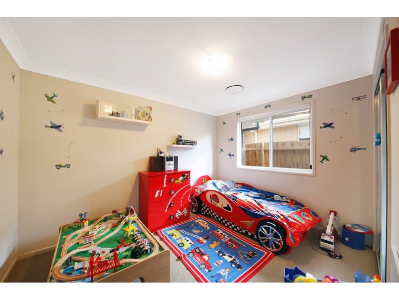 18 Greenfield Crescent, Elderslie NSW 2570